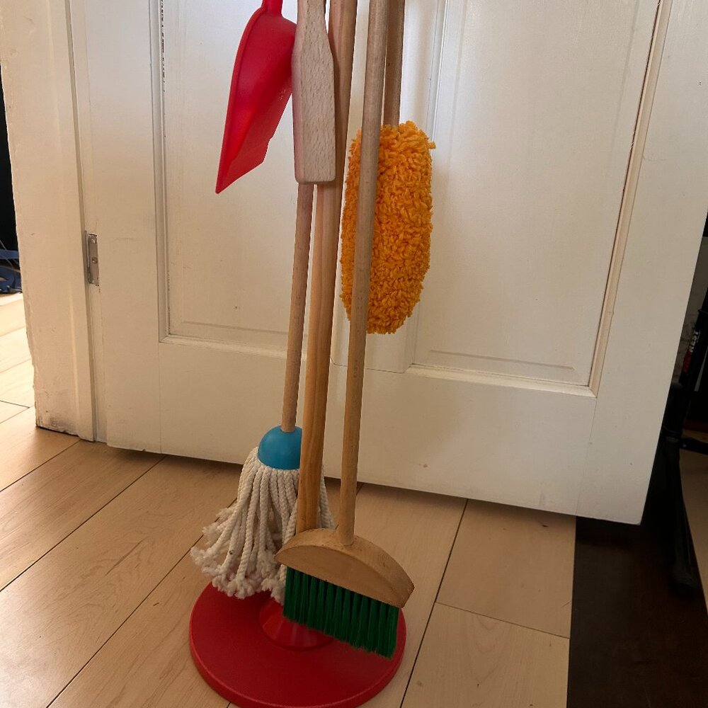 Melissa & Doug Dust! Sweep! Mop! 6pc Wooden Pretend Play Preschool Cleaning Set